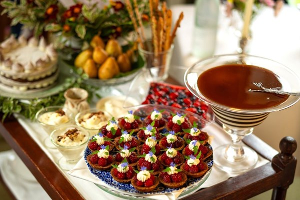 Almond tart or tartlets with raspberries