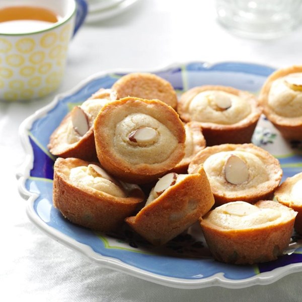 Almond tea cakes