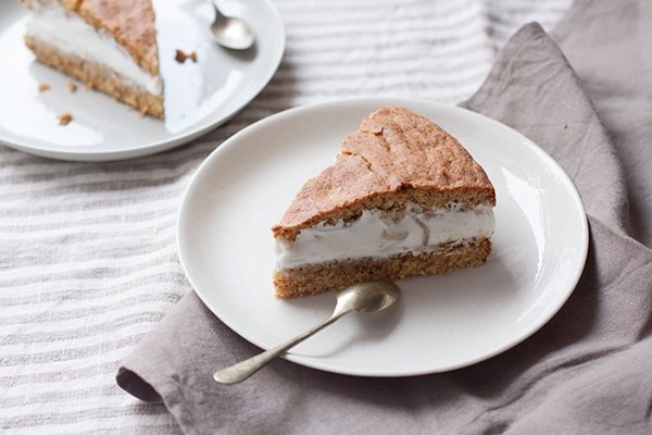 Amalfi pear and ricotta cake
