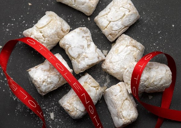 Amaretti biscuits