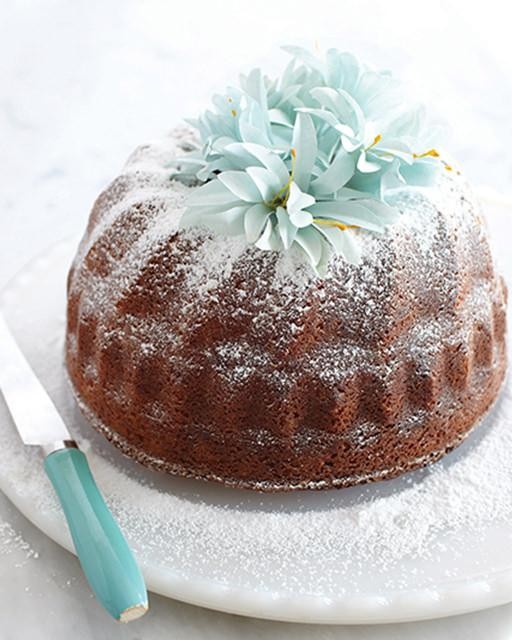 Amaretto & fig cake