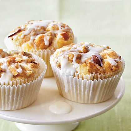 Amaretto apple streusel cupcakes