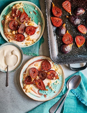 Amaretto baked figs with mascarpone yogurt and crumbled amaretti biscuits