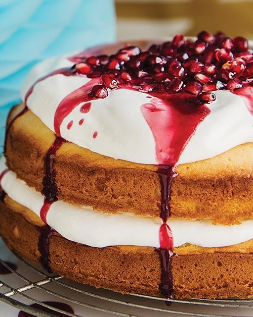 Amaretto cake with pomegranate