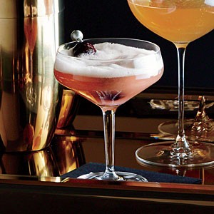 Amaretto cherry fizz