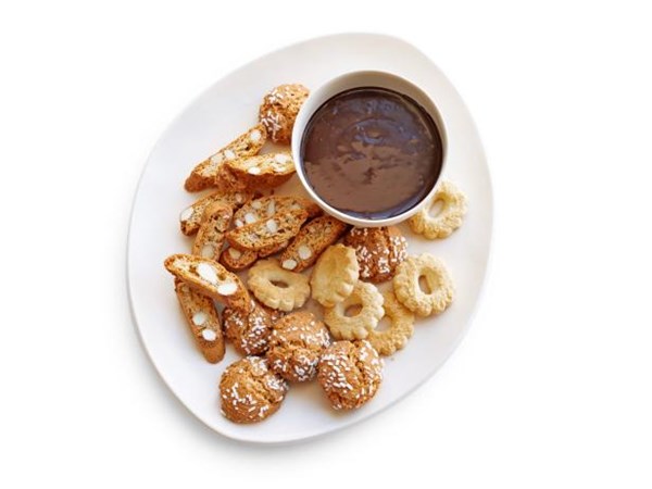 Amaretto chocolate dip