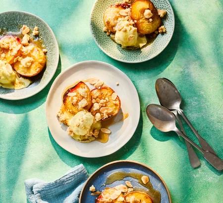 Amaretto roasted peaches