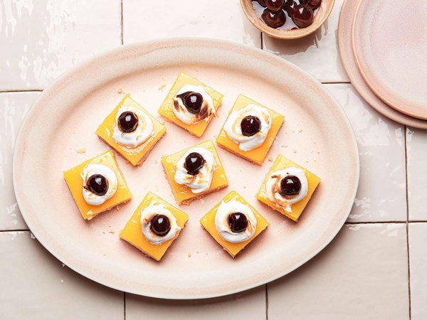 Amaretto sour lemon bars