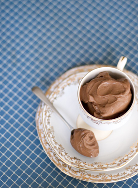 Amaretto-spiked vegan chocolate mousse