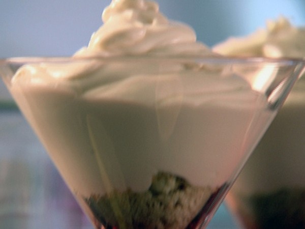 Amaretto syllabub