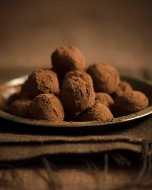 Amaretto truffles