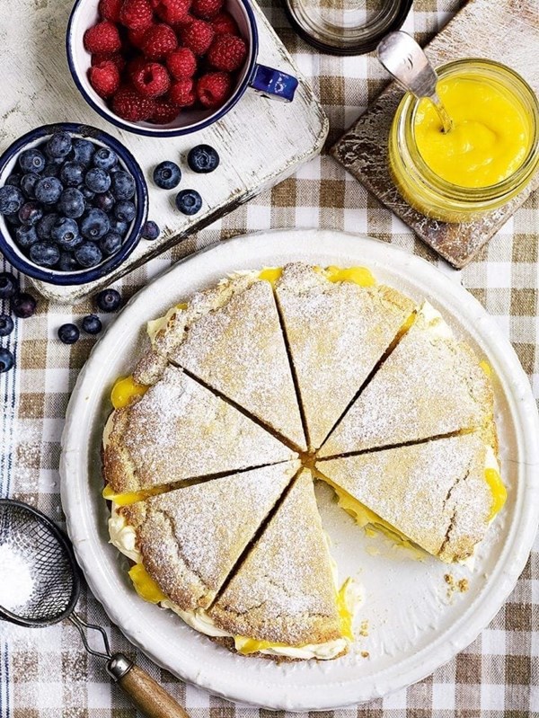 American shortcake with lemon curd and clotted cream