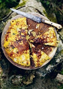 An omelette of new potatoes, smoked garlic, onions and cheddar