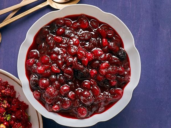 Ancho-maple cranberry sauce