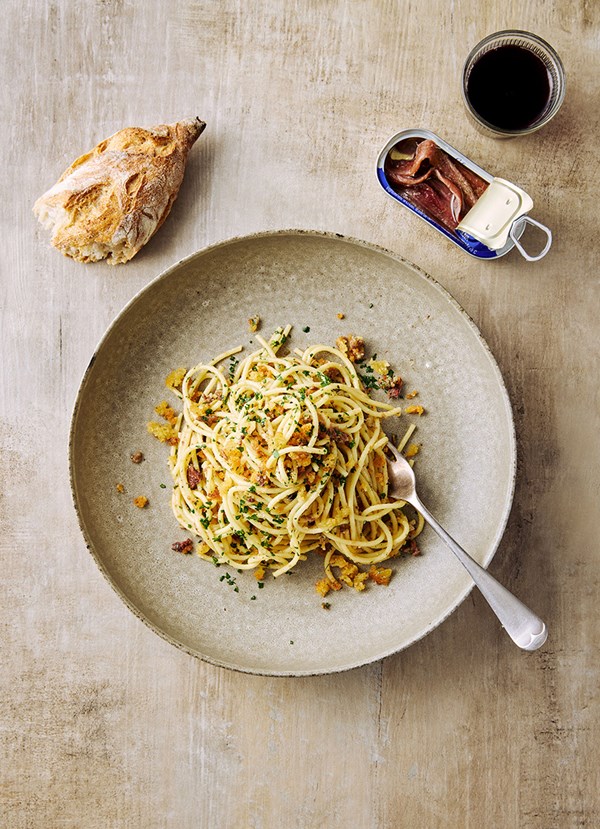 Anchovy and lemon linguine with crispy crumbs