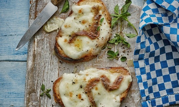 Anchovy and mozzarella crostini