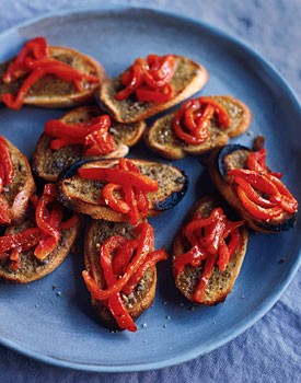 Anchovy fennel toasts with roasted red peppers