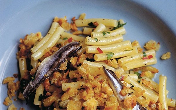 Anchovy, penne, crumbs