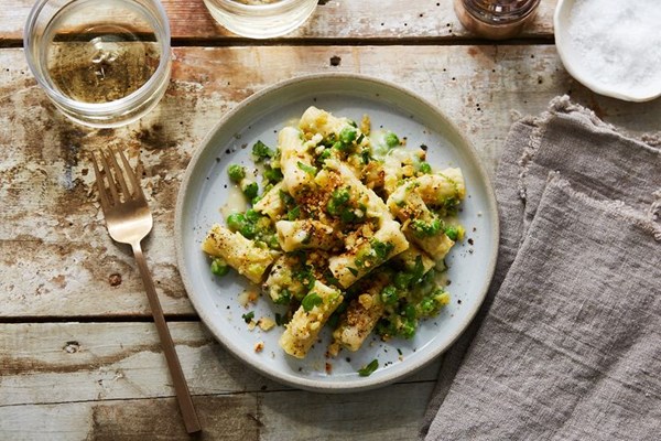 Andy Bennett's creamy cauliflower pasta carbonara