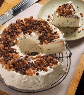 Angel food cake with whipped cream and toffee