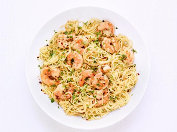 Angel hair pasta with garlic shrimp 