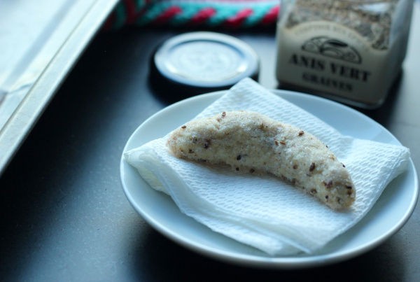 Anise oat kipferl
