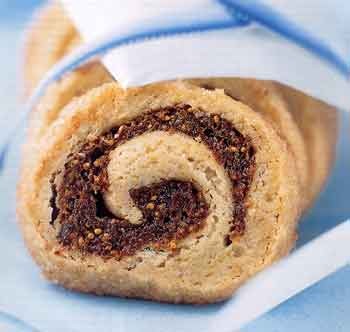 Anise-scented fig and date swirls