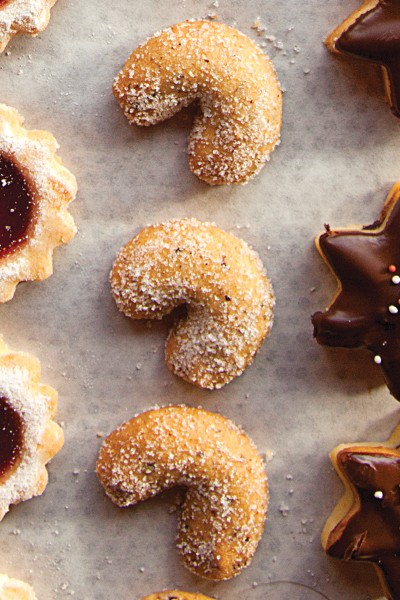 Anise seed crescent cookies (Vanillekipferl)
