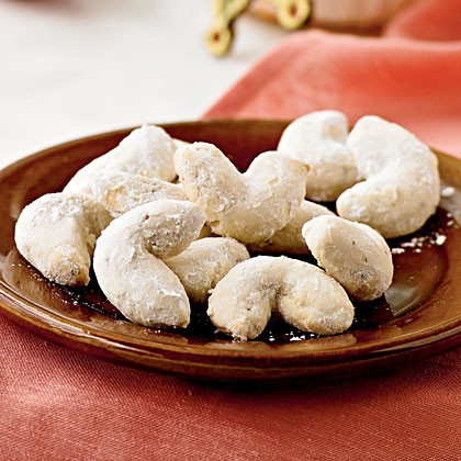 Anise tea crescents