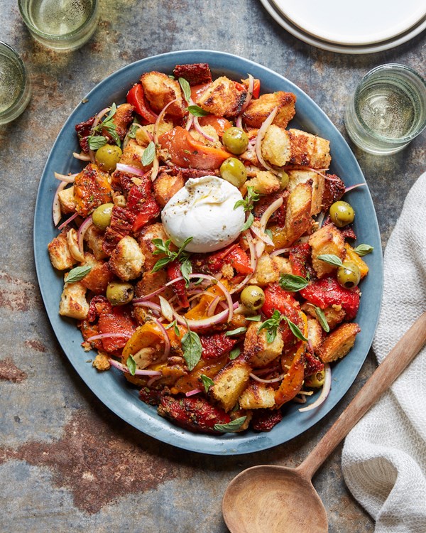 Antipasti burrata panzanella
