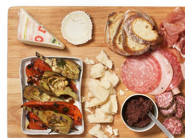 Antipasto platter with grilled vegetables