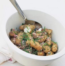 Anya potato salad with shallots and vinaigrette