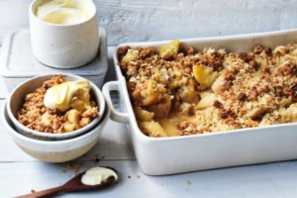 Anzac fruit crumble