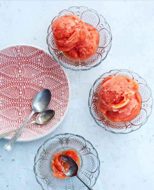 Aperol and blood orange sorbet (Sorbetto all'Aperol ed arancia rossa)