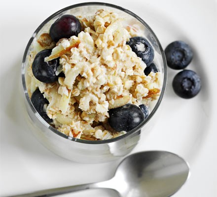 Apple & blueberry Bircher 