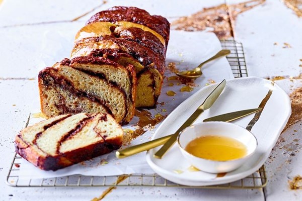 Apple & cinnamon babka