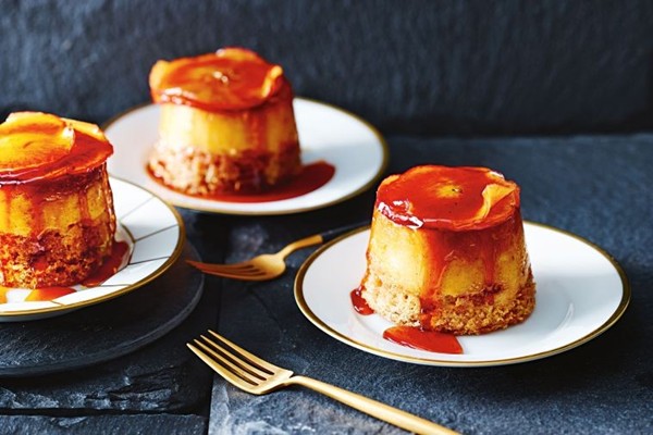 Apple & cinnamon creme caramel cakes
