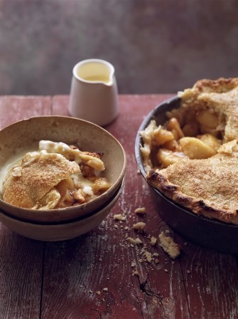 Apple & date pie