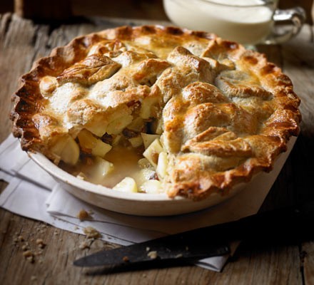 Apple & ginger pie with walnut pastry