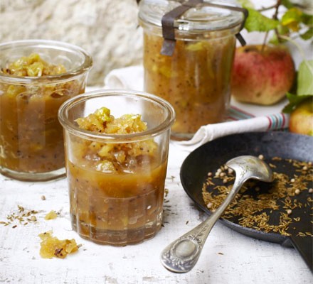 Apple & grape chutney