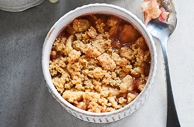 Apple & rhubarb shortbread crumbles