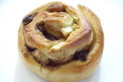 Apple & sultana sugar wheels