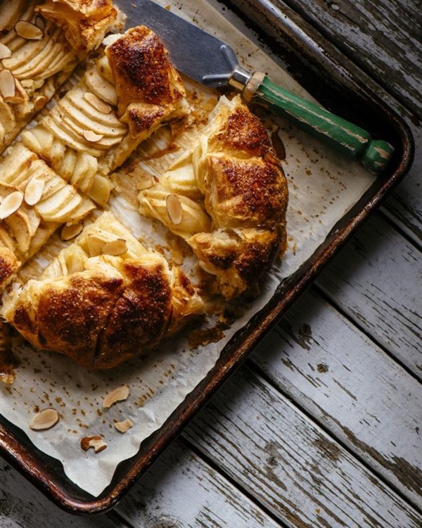 Apple almond galette