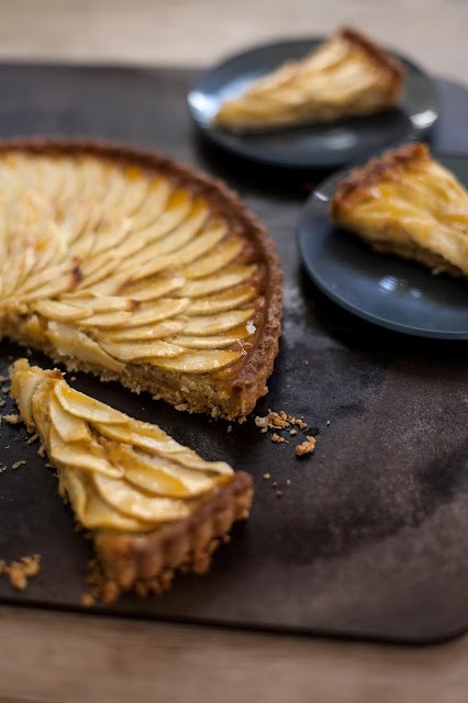 Apple and almond tart