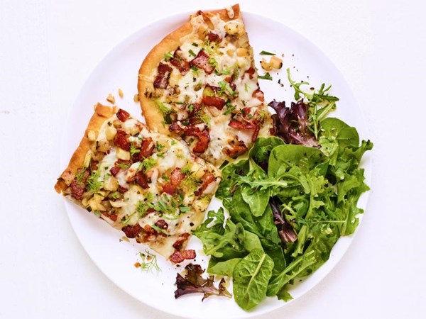 Apple and bacon flatbread