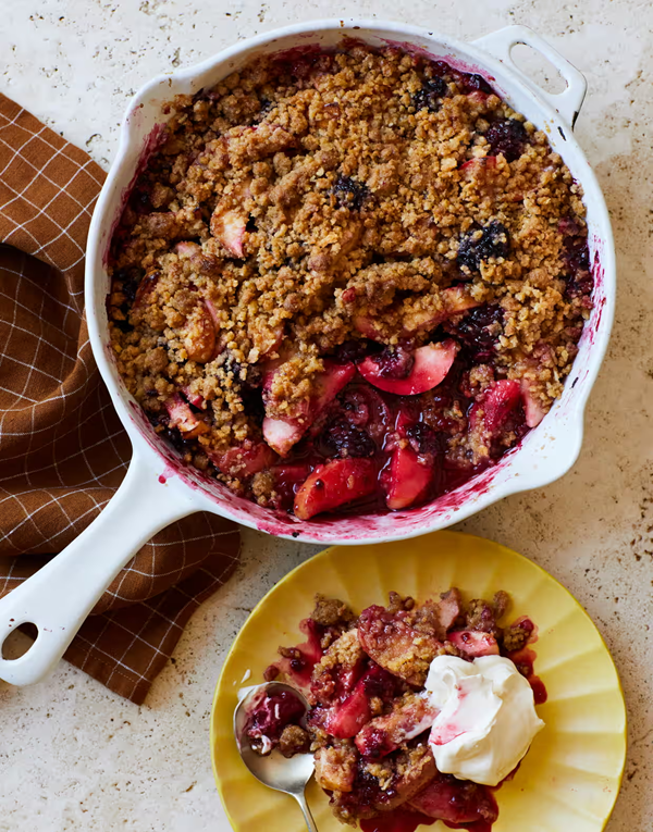 Apple and blackberry cinnamon crisp
