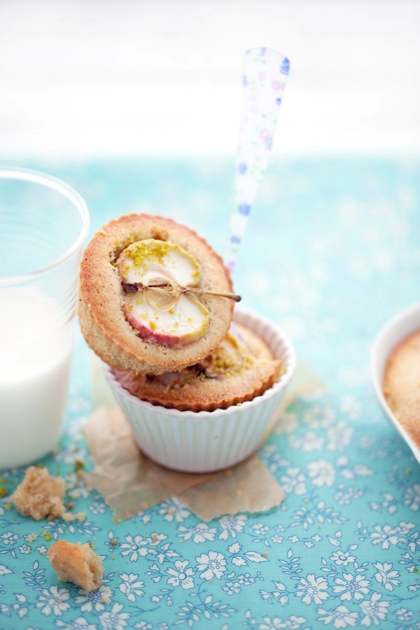 Apple and cardamom brown butter cakes