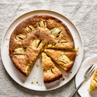 Apple and cardamom cake