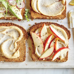 Apple and cashew spread sandwich