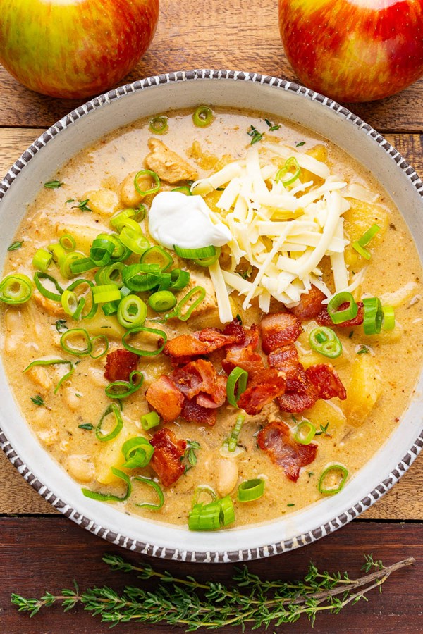 Apple and cheddar chicken chili